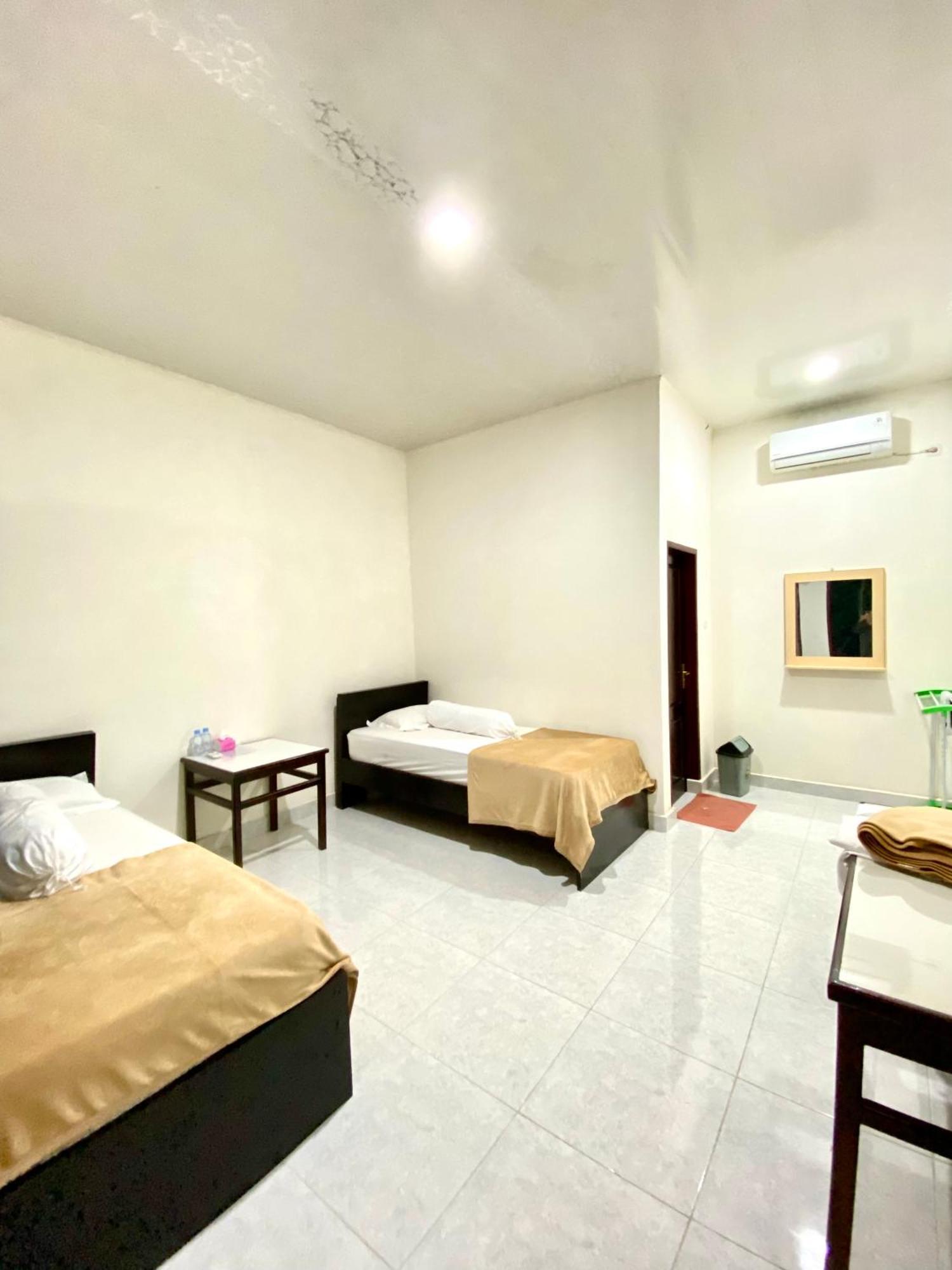 Amadeo Guest House Ratodena Buitenkant foto